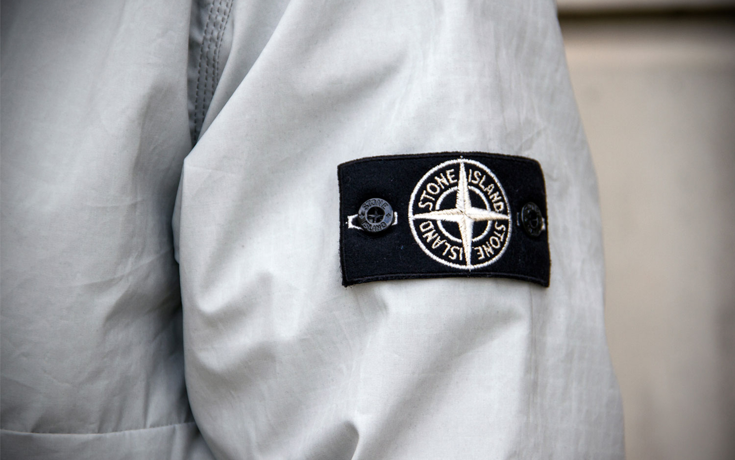 The Ultimate Guide to the Stone Island Logo - Graduate Store | EN